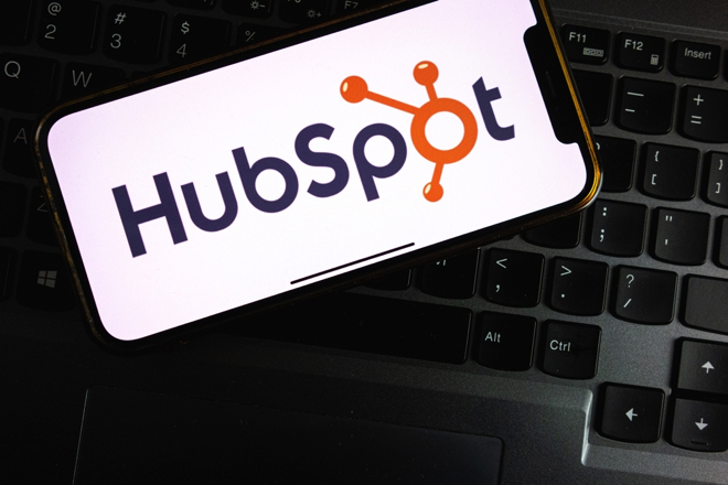 HubSpotとSalesforceで安定した経営をはじめてみましょう